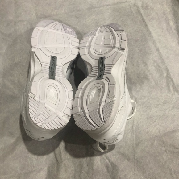 Men’s New Balance Sneakers - Picture 5 of 5